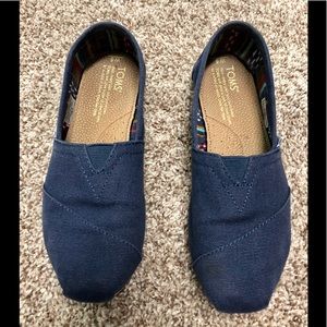 Navy Toms
